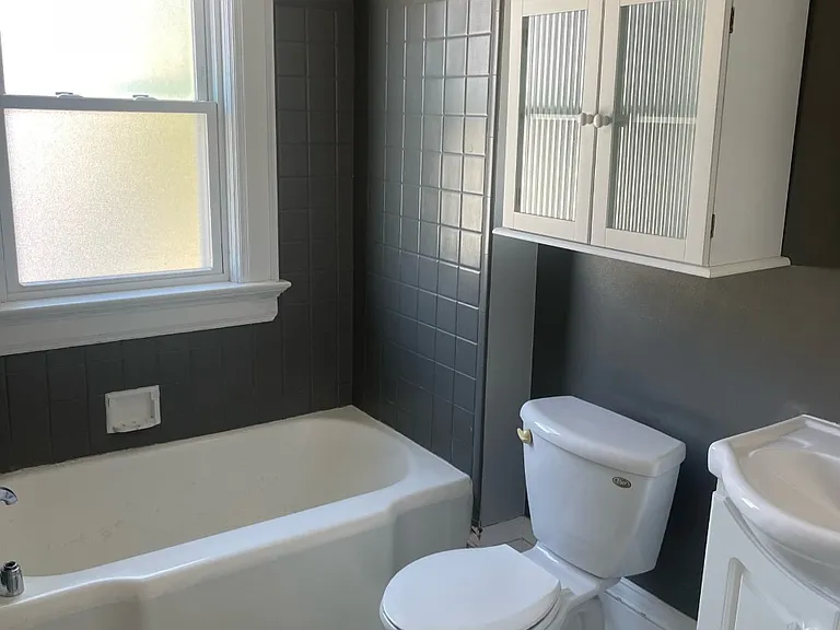 1015 Madison St — Photo 10