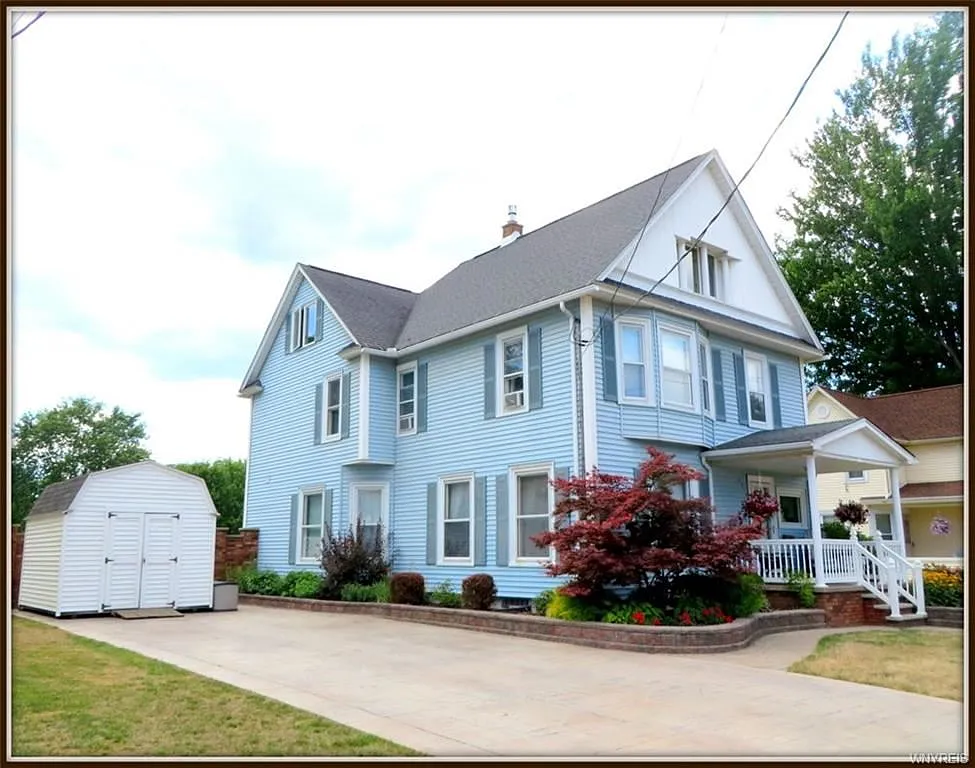 2814 Main St photo 1