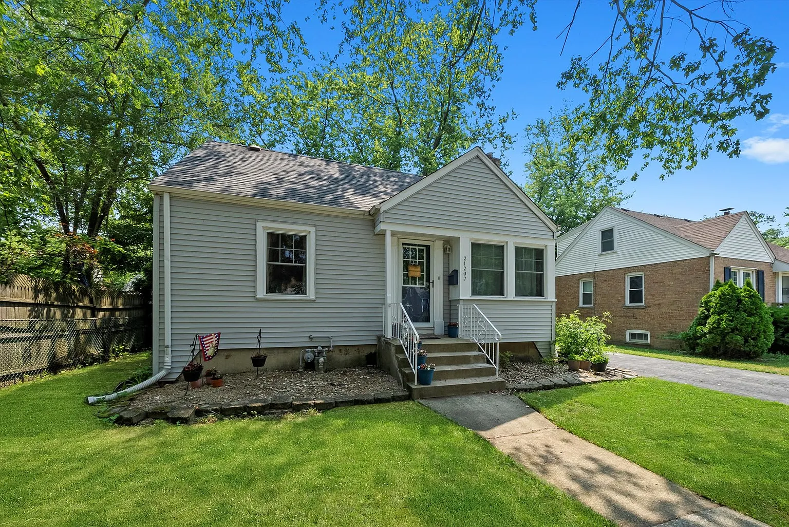 21207 Locust St photo 1