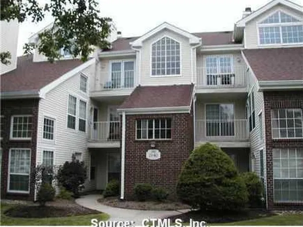 30 Carriage Crossing Ln, Middletown, CT 06457
