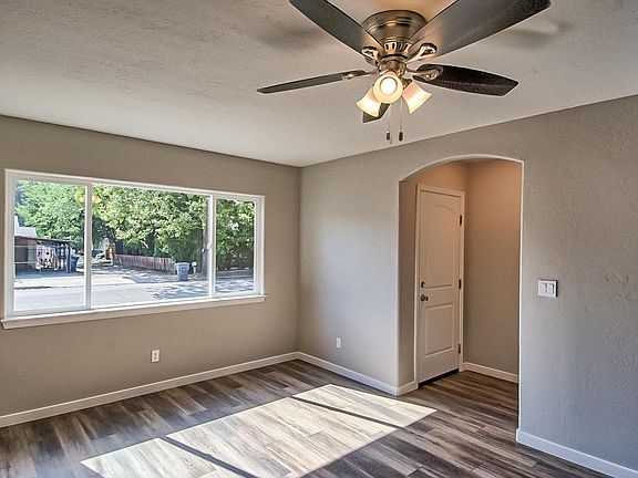4th image of 2720 Leland Ave