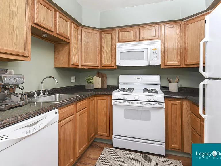 Legacy Bay Townhomes — Photo 17