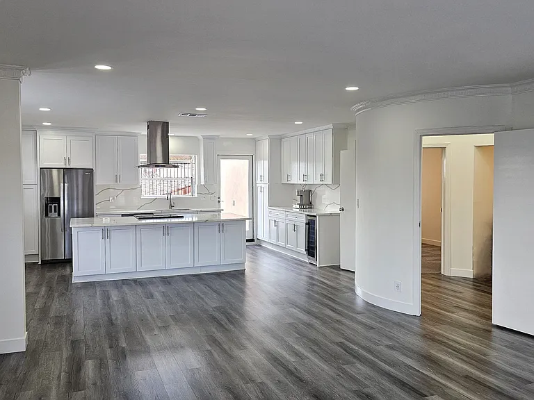 Lindbrook Manor Apartments — Photo 134