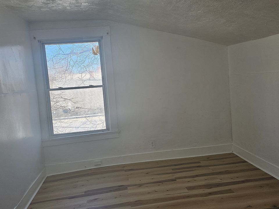 1st image of 177 Bassett St #177