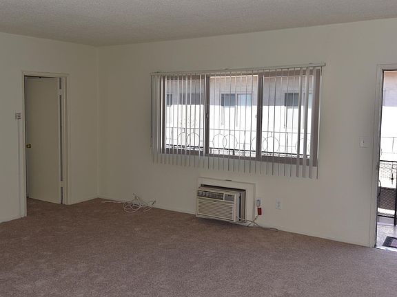 4th image of 914 S Central Ave #13