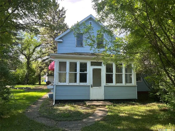 327 4th AVENUE E, Canora, SK S0A 0L0