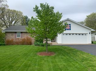 415 Larson St, Paxton, IL 60957