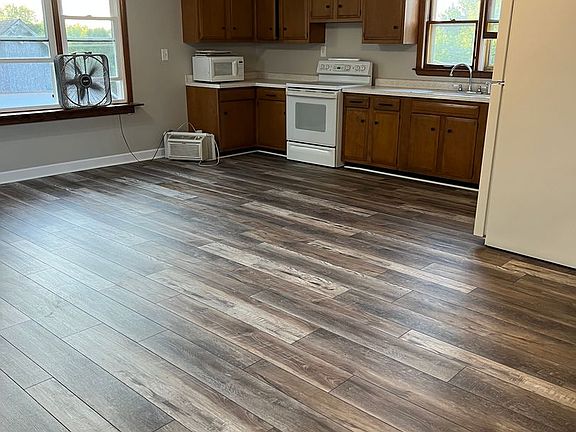 3rd image of W148N12505 Pleasant View Dr