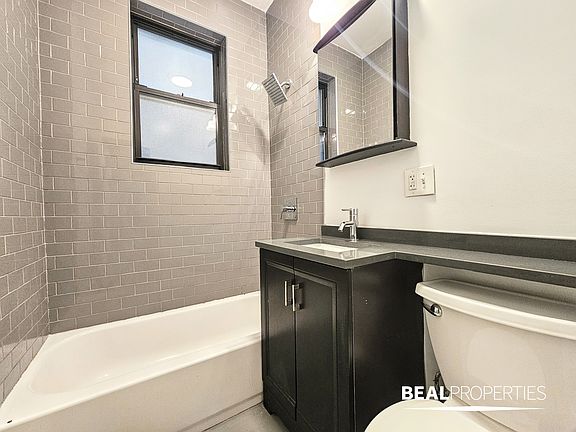 5th image of 4546 N Damen Ave #208eff86f