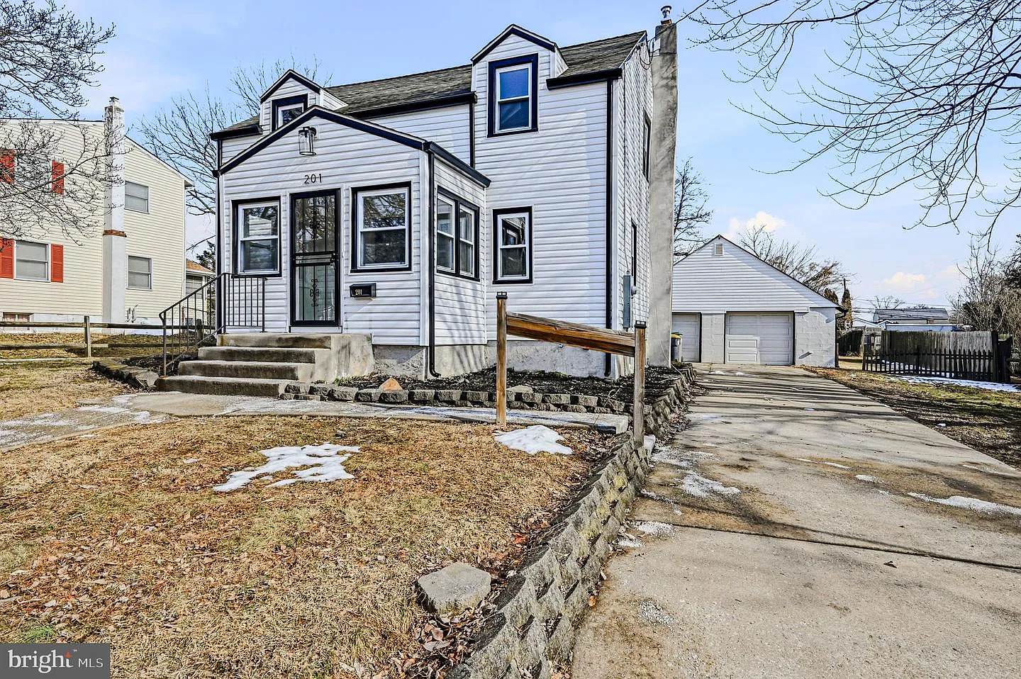 201 Clayton Ave photo 1