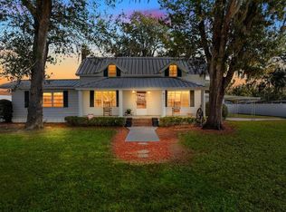 611 N Wiggins Rd, Plant City, FL 33566