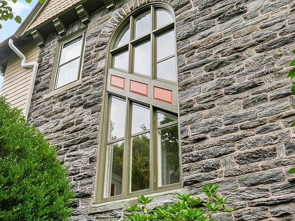 3rd image of 8040 Saint Martins Ln
