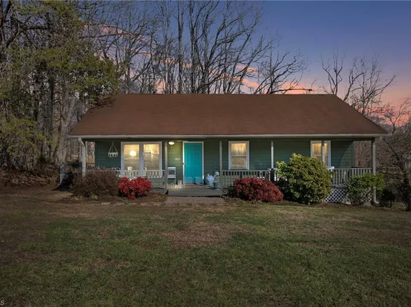1811 Yarbrough Dr, Greensboro, NC 27405