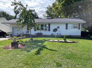 204 W Cooper St, Colfax, IL 61728