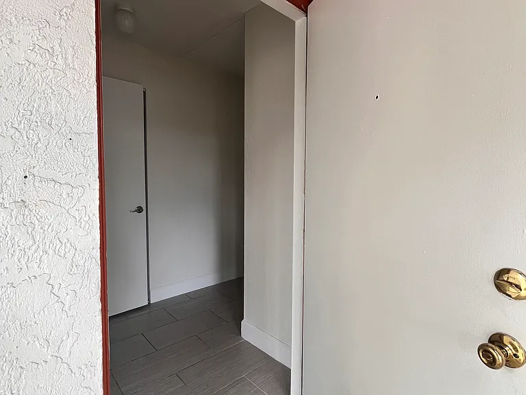 1602 SW 16th St — Photo 6