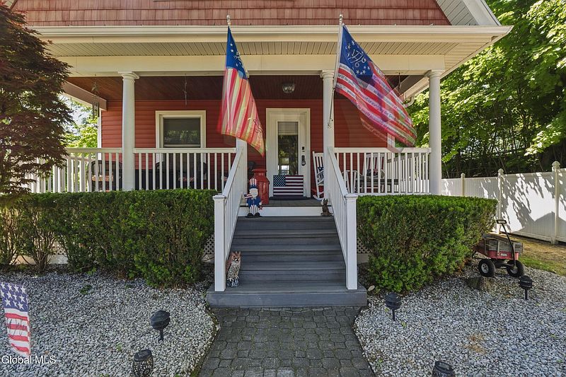 4th image of 74 N Hudson Street