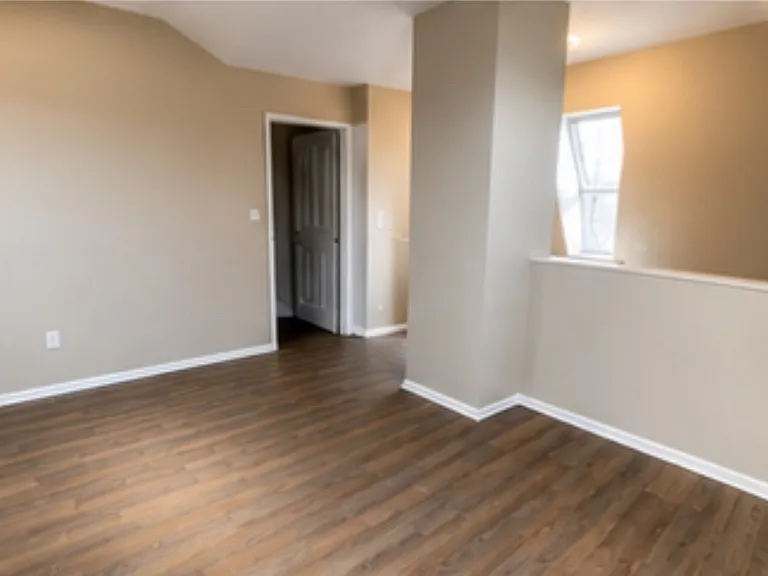 811 Russell Blvd #2F — Photo 13
