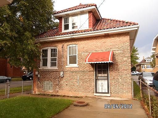 2nd image of 2347 S Oak Park Ave