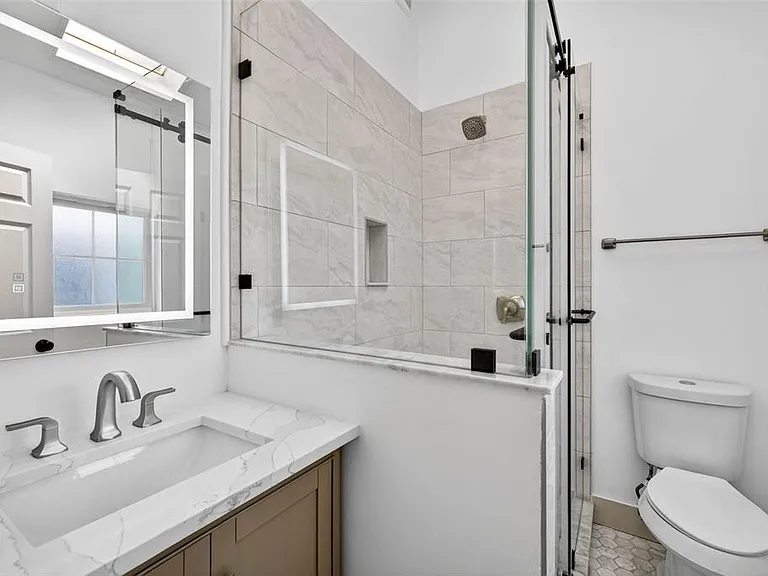 1330 Cherry St NE — Photo 37
