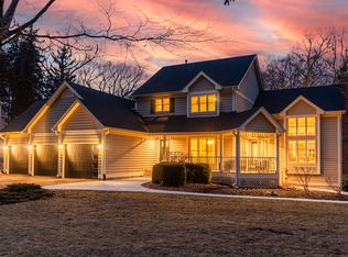 41W716 Hunters Hill Dr, Saint Charles, IL 60175