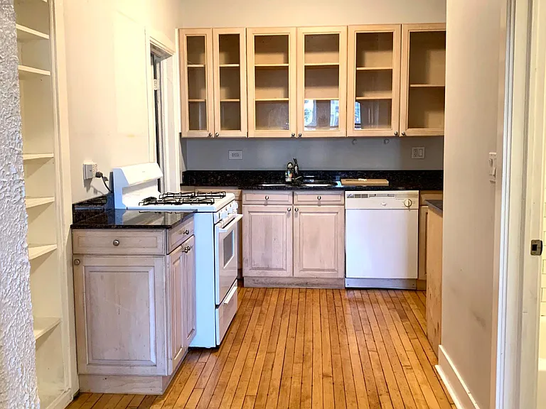 2525 N Wayne Ave #1F — Photo 4