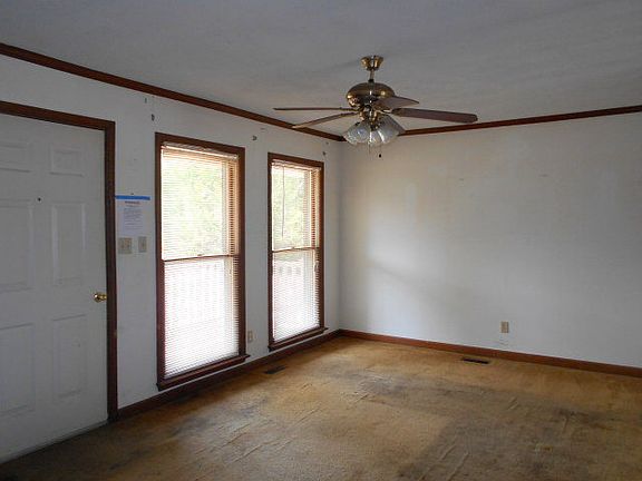4th image of 334 Pine Shoal Dr
