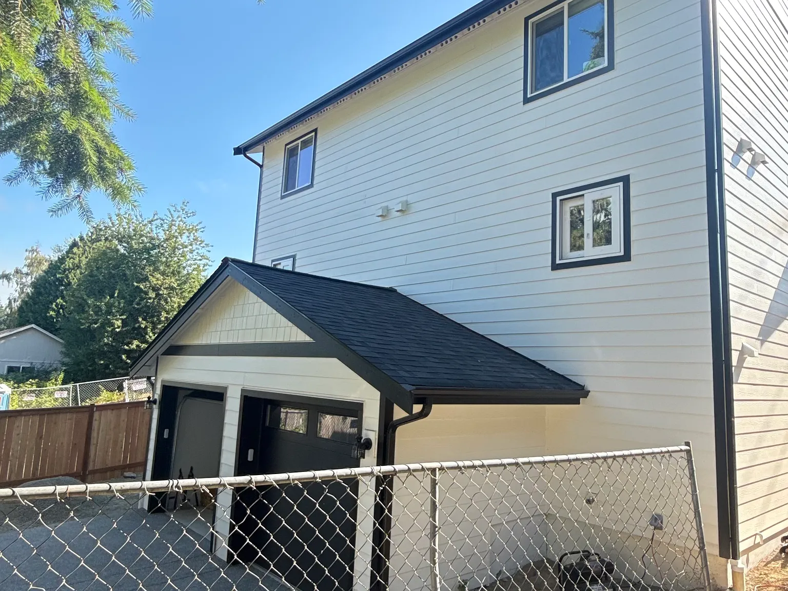 3 bed, 2.5 bath, 1500 sqft, $2,700 — Photo 2