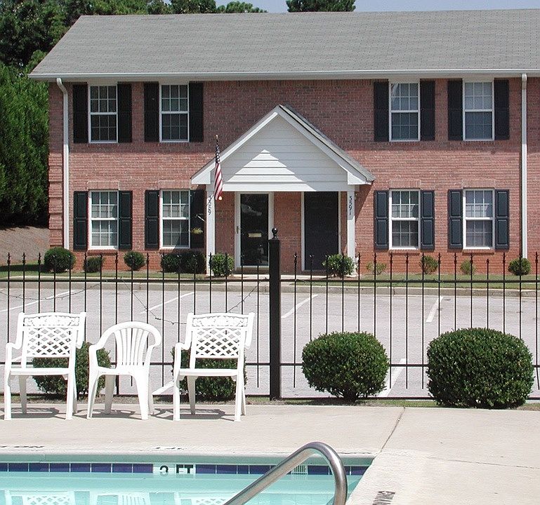 1st image of 3642 Crest Hill Dr
