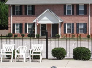 3642 Crest Hill Dr, Flowery Branch, GA 30542