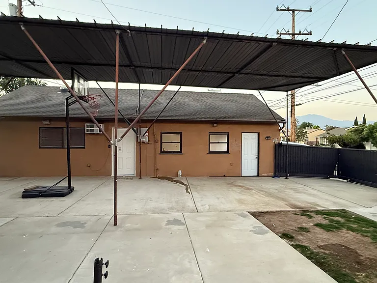 10257 Olive St — Photo 52