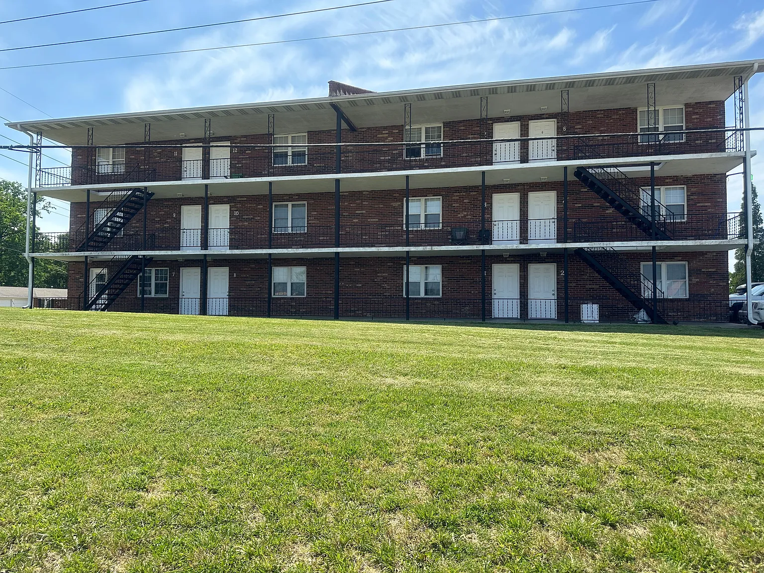 1 bed, 1.0 bath, $750 — Photo 1