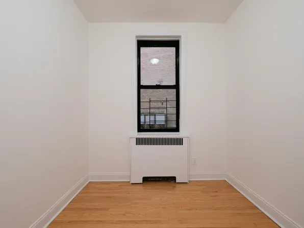 340 E Mosholu Parkway S image 4 of 10