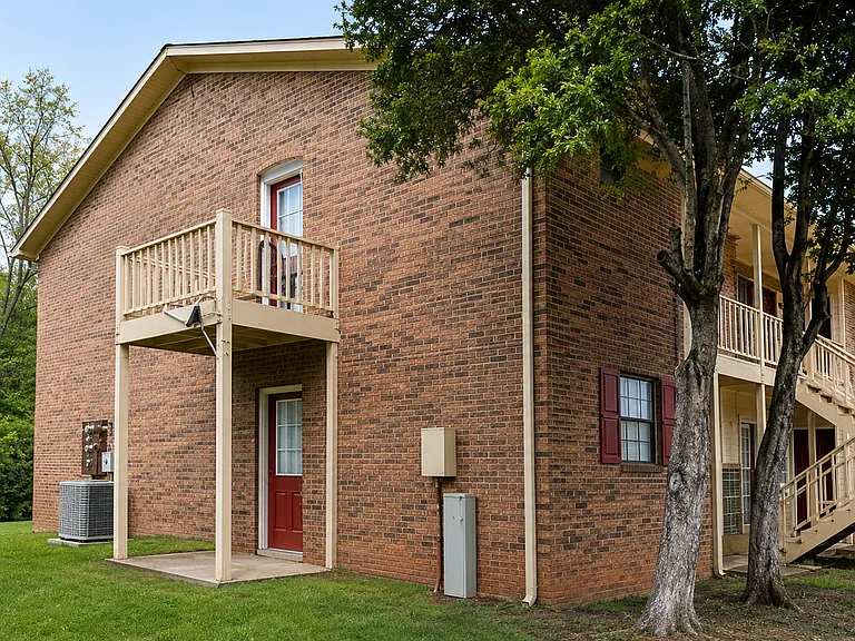 137 Angela Dr #B — Photo 2