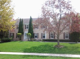 363 W Chestnut Ln, Grafton, WI 53024