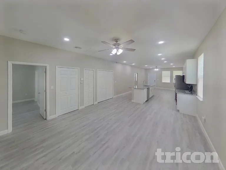 509 E Lake Ave — Photo 2