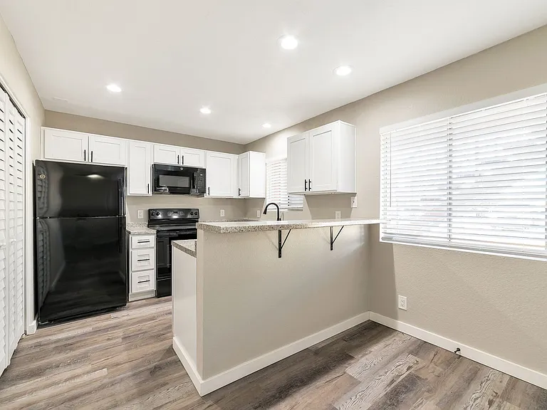 2726 E Beck Ln — Photo 1
