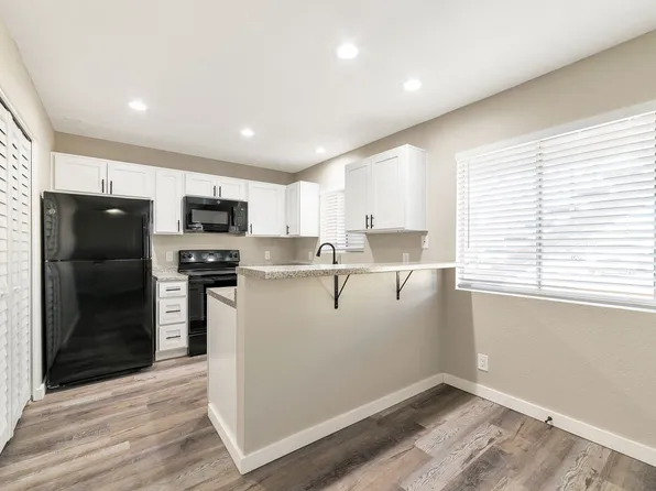 **1st Full Month's Rent free, tour & Apply within 48 Hours Newly Renovated 2 Bed/ 2 Bath In-Suite..., 2726 E Beck Ln #3, Phoenix, AZ 85032