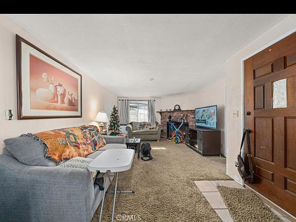 3rd image of 8420 Flallon Ave