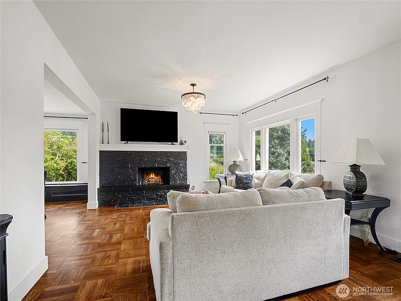 5th image of 16427 109th Avenue SE