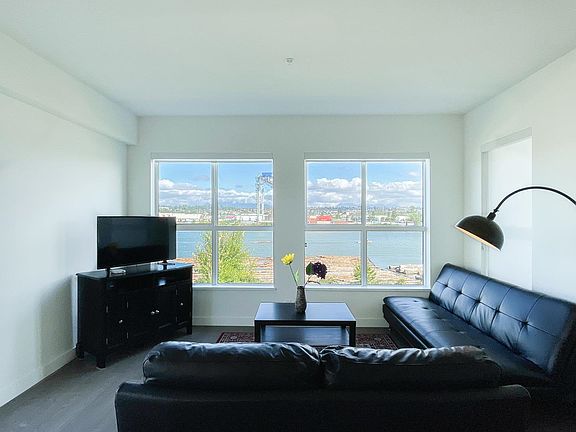 3rd image of 10177 River Dr #313
