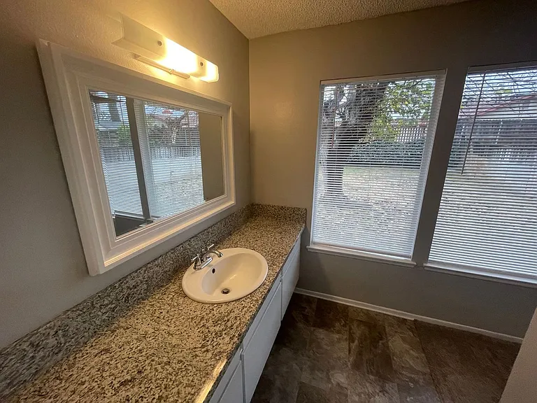 43841 Nathan Dr — Photo 13