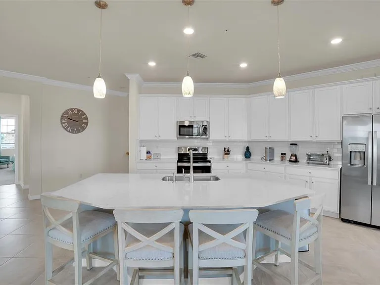 10042 Crooked Creek Dr #203 — Photo 8