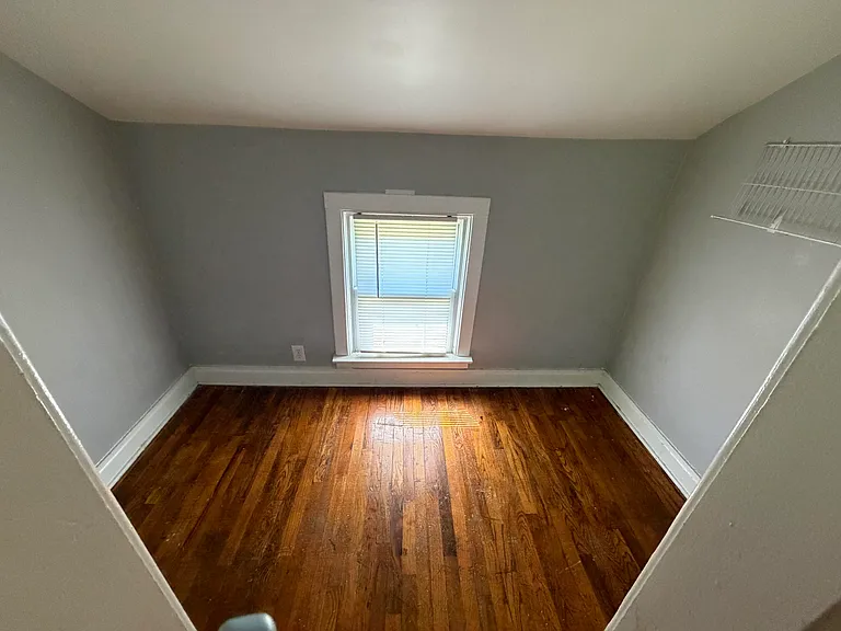 135 Clyde St — Photo 17