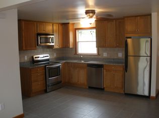 1119 Long Meadow Rd, Portsmouth, RI 02871