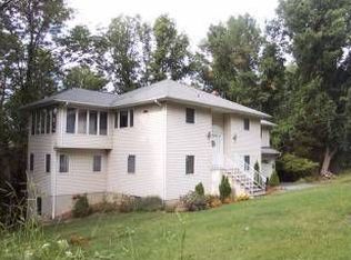 11 Hillside Ter, Green Township, NJ 07821