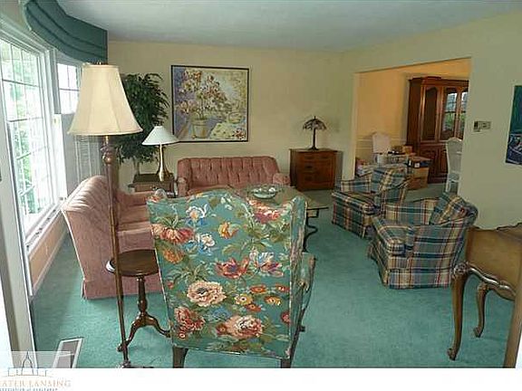 5th image of 2932 Colony Dr E