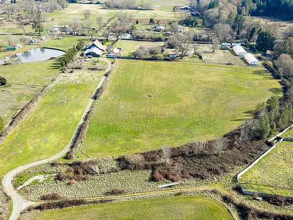 5th image of 320 Caves Camp Rd