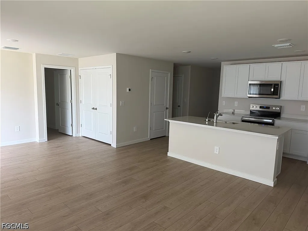 3 bed, 2.0 bath, 1500 sqft, $1,950 — Photo 4