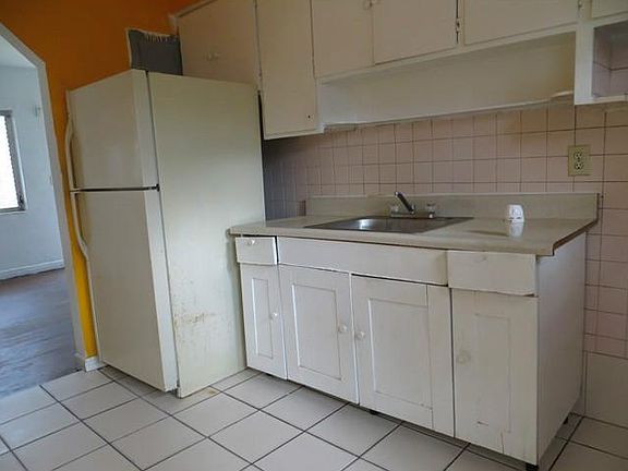 4th image of 3231 NW 19th Ave #3233