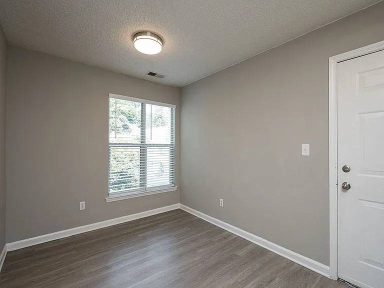 Willow Bend Apartments — Photo 8